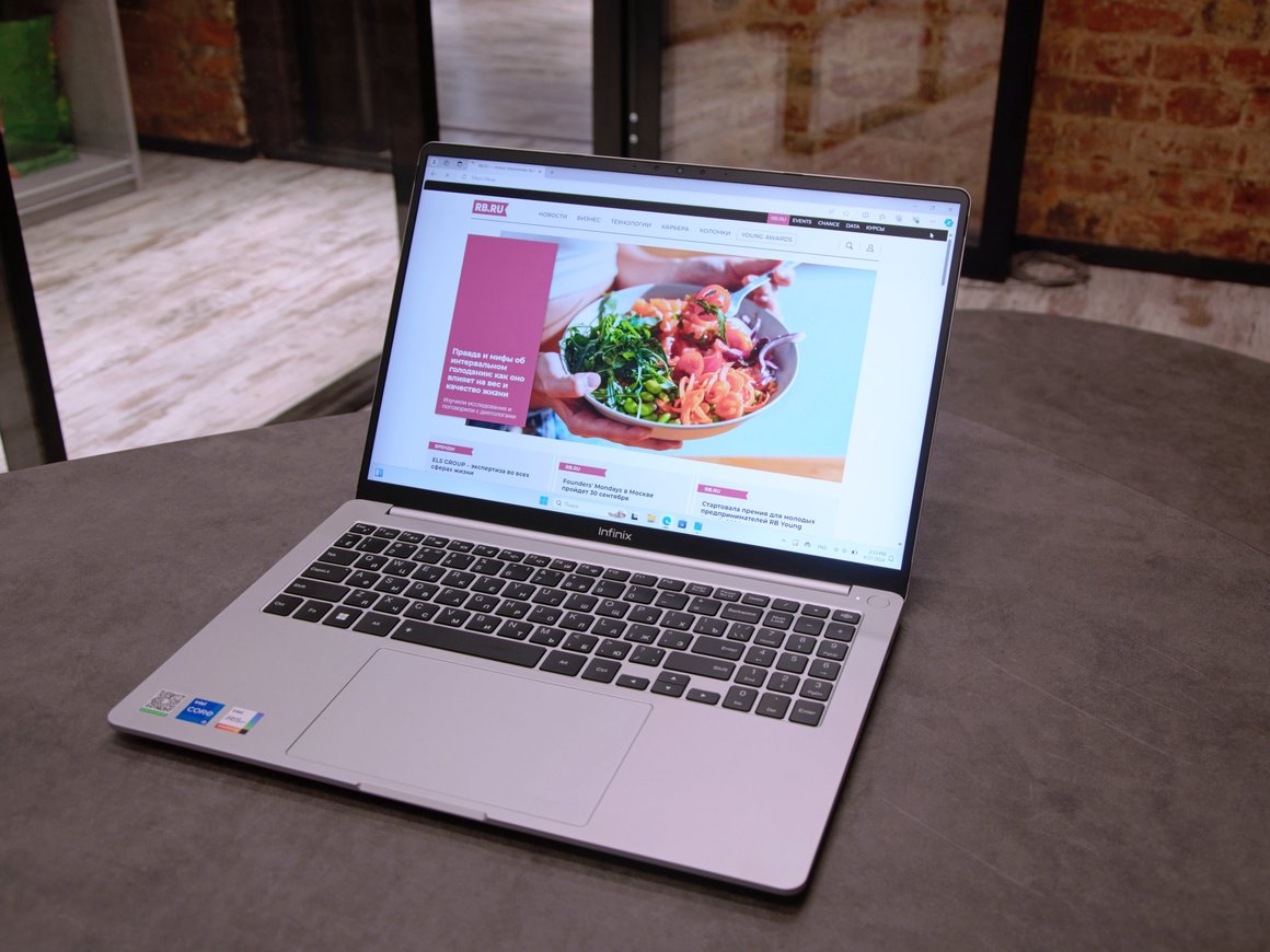 Всегда при деле: обзор Infinix Inbook Y3H Max