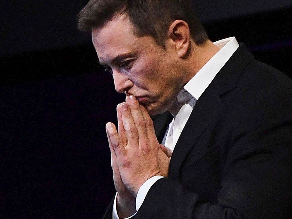 Bloomberg узнал, кто поможет Маску выкупить акции Tesla