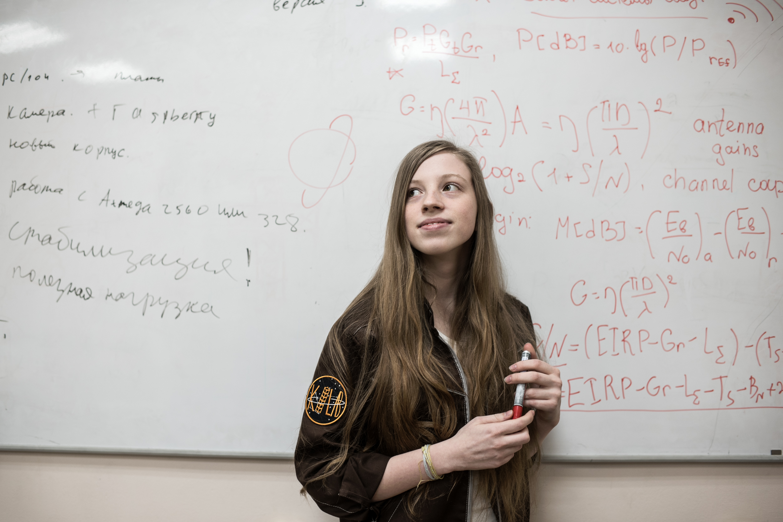 От первого беспилотника до конференции Microsoft: Как школьница из Краснодара заразилась космосом и спроектировала спутник