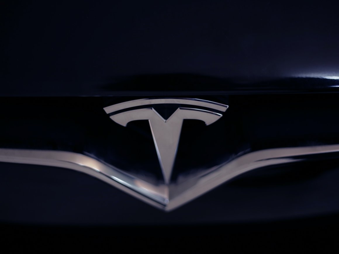 Tesla обвинила конкурентов в краже коммерческой информации