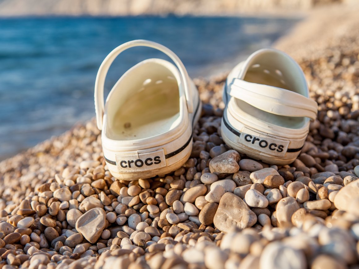 Магазины обуви Crocs возобновят работу с новым оператором