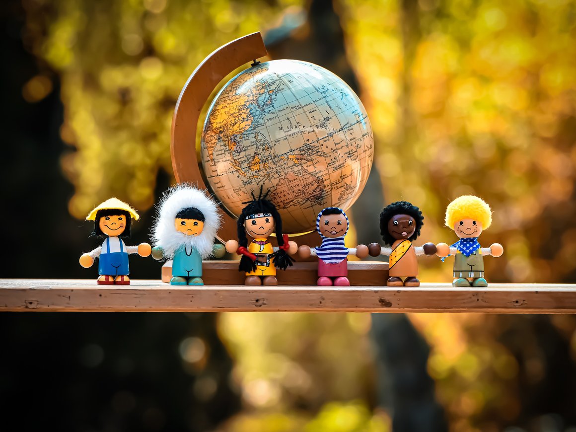 Более трети предпринимателей собираются переезжать в другую страну из-за событий на Украине — опрос RB.RU