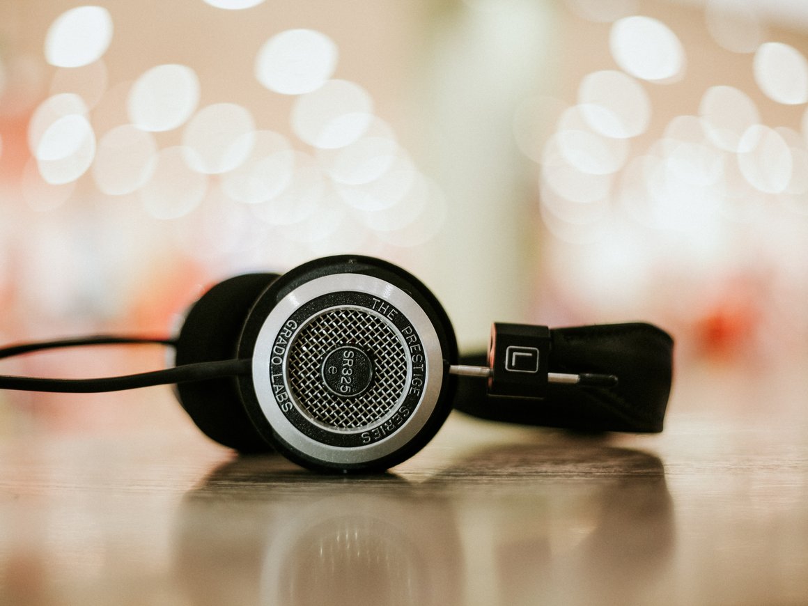 Российский бизнес платит более 100 млн рублей штрафа в год за неоплату фоновой музыки — исследование