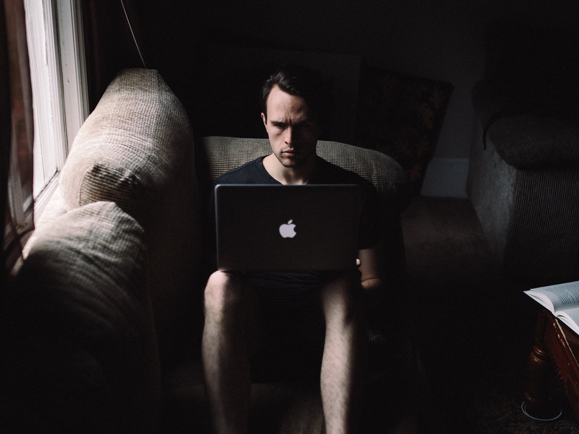 Россияне рассказали, что их раздражает в работе на удаленке