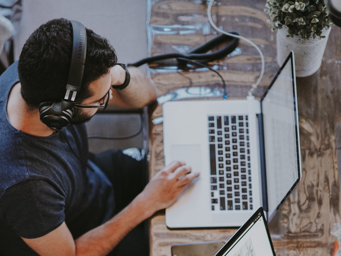 Российские ИТ-специалисты наиболее востребованы в Польше и Венгрии — «Нетология» и Zecomms Agency