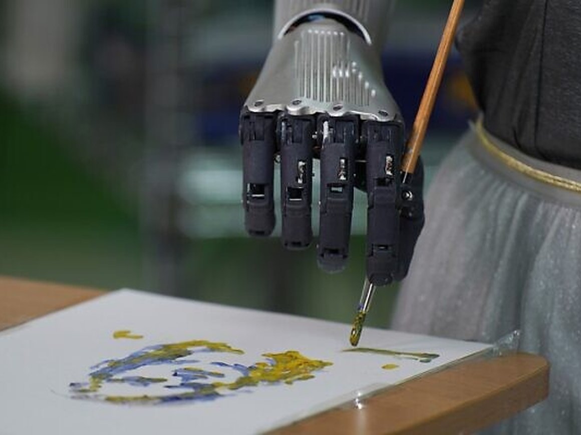 Картина, созданная роботом, была продана на аукционе в формате NFT-токена