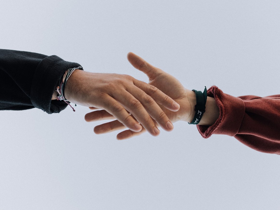 Коллега не справляется с обязанностями. Что делать?