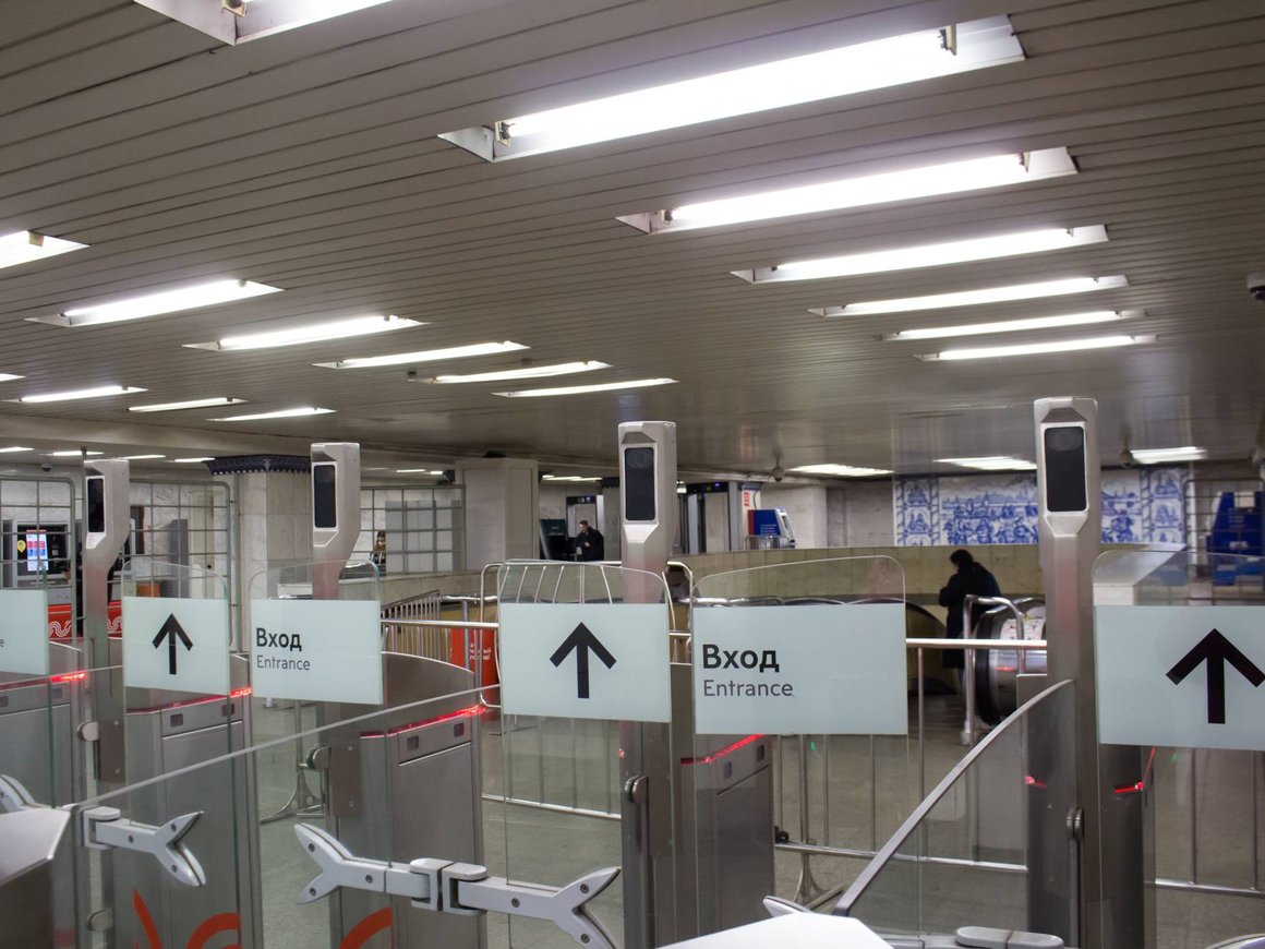 Московское метро закупит билетные автоматы с биометрией на 4 млрд рублей