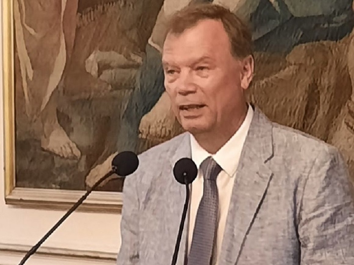 Первым лауреатом международной премии Вейля–Вигнера стал российский ученый