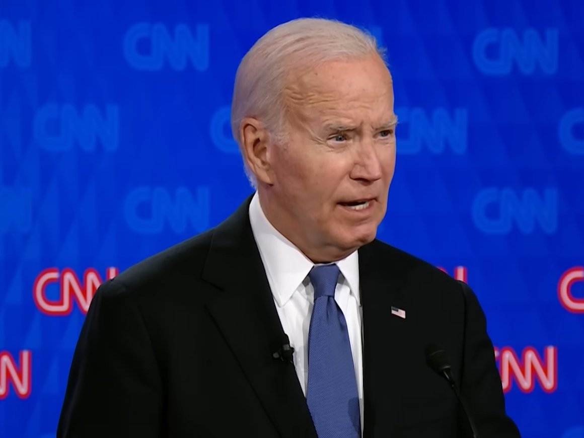 Джо Байден заявил о выходе из президентской гонки в США