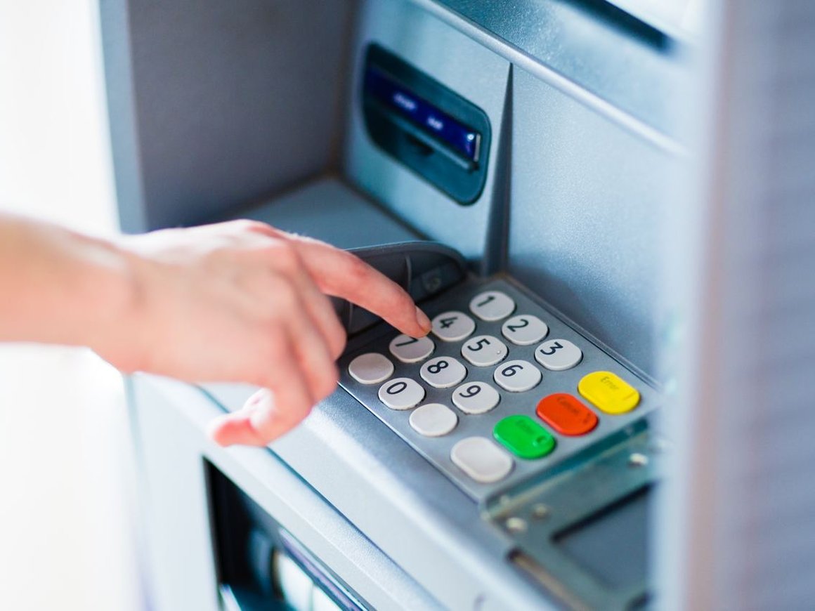 Банкоматы Сбера начали работать на территории ДНР и ЛНР