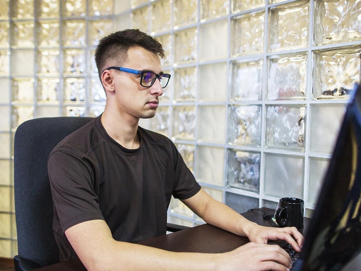 «Было ощущение, что мы едем в лучшее место по сравнению с Череповцом». Как разработчик сменил российскую глубинку на работу в Минске