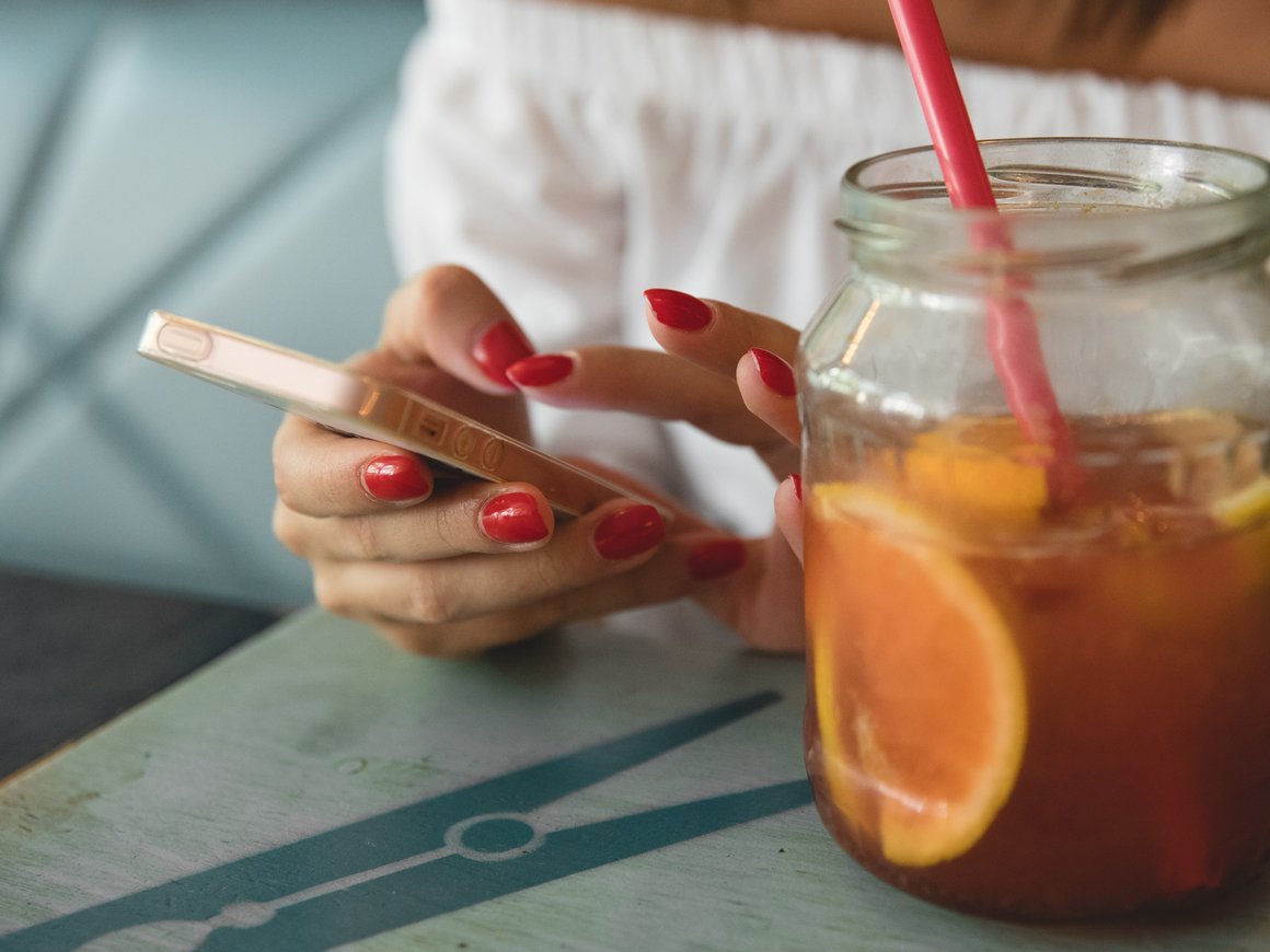 Позвонить, написать или встретиться? Как выбрать лучший способ деловой связи