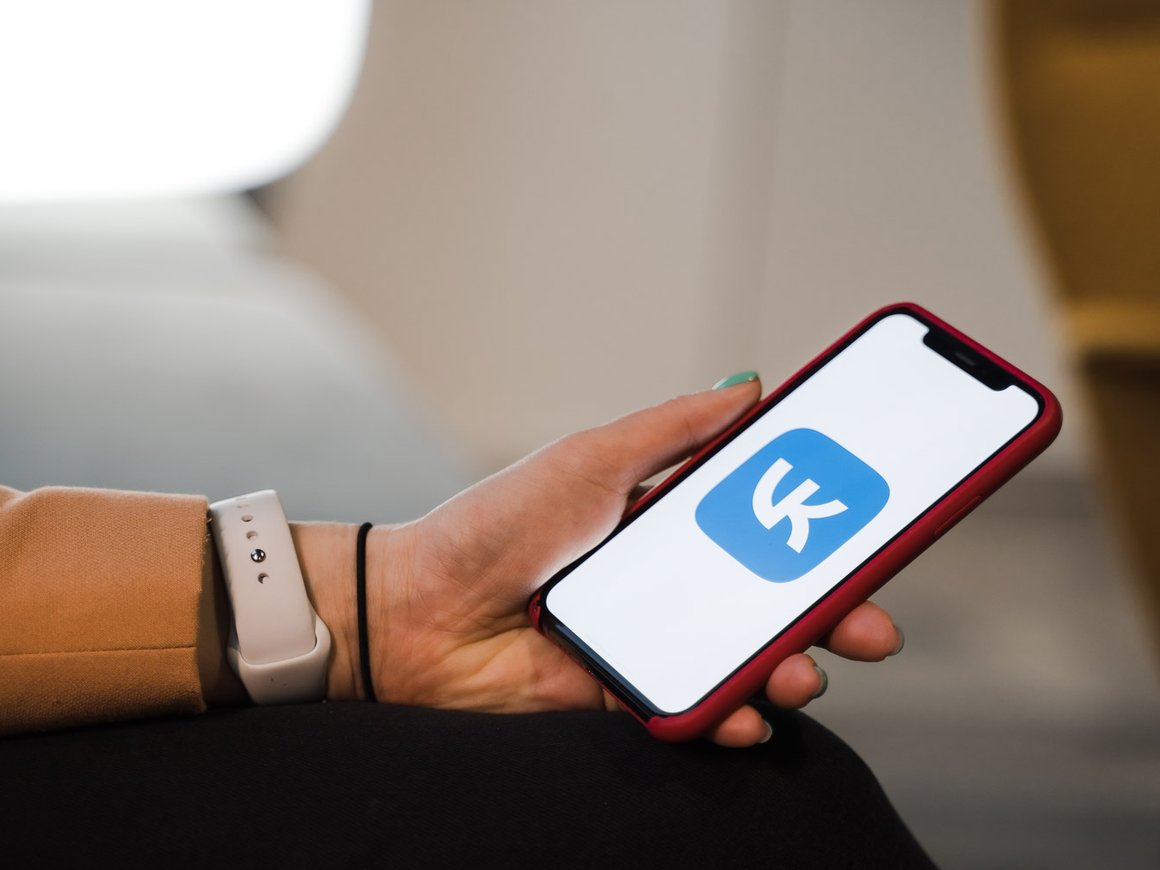 «ВКонтакте» в течение полугода запустит сервис для распознавания дипфейков