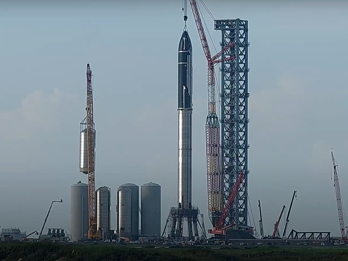 В SpaceX Илона Маска собрали самую высокую ракету в мире