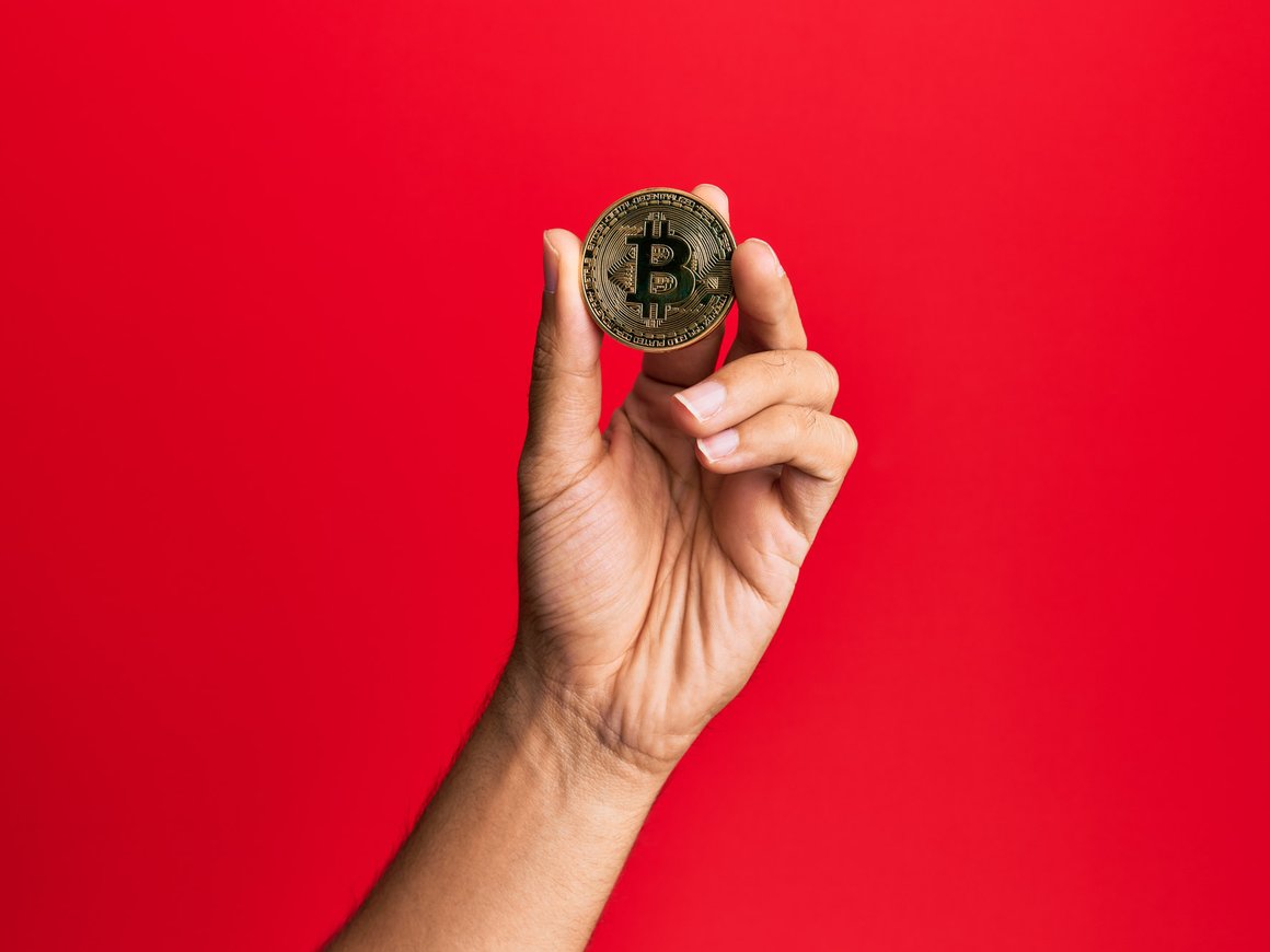 «Финам» запустит инструмент для инвестиций в биткоин