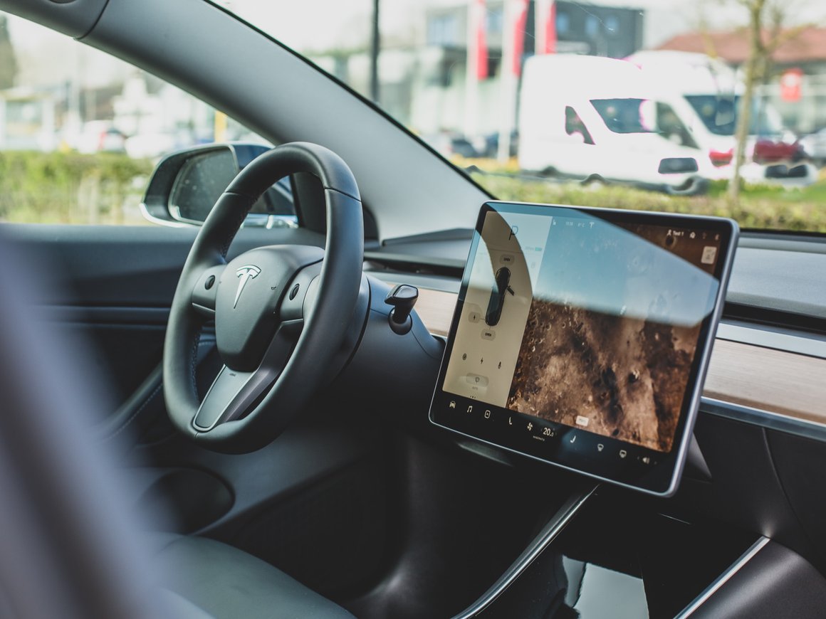 Новый автопилот Tesla будет доступен лишь «хорошим» водителям