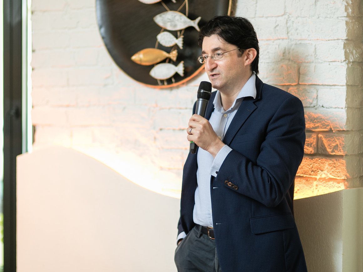 Стэнфордский профессор из фильма Дудя объяснил, почему инвесторам не надо закрывать раунды в одиночку