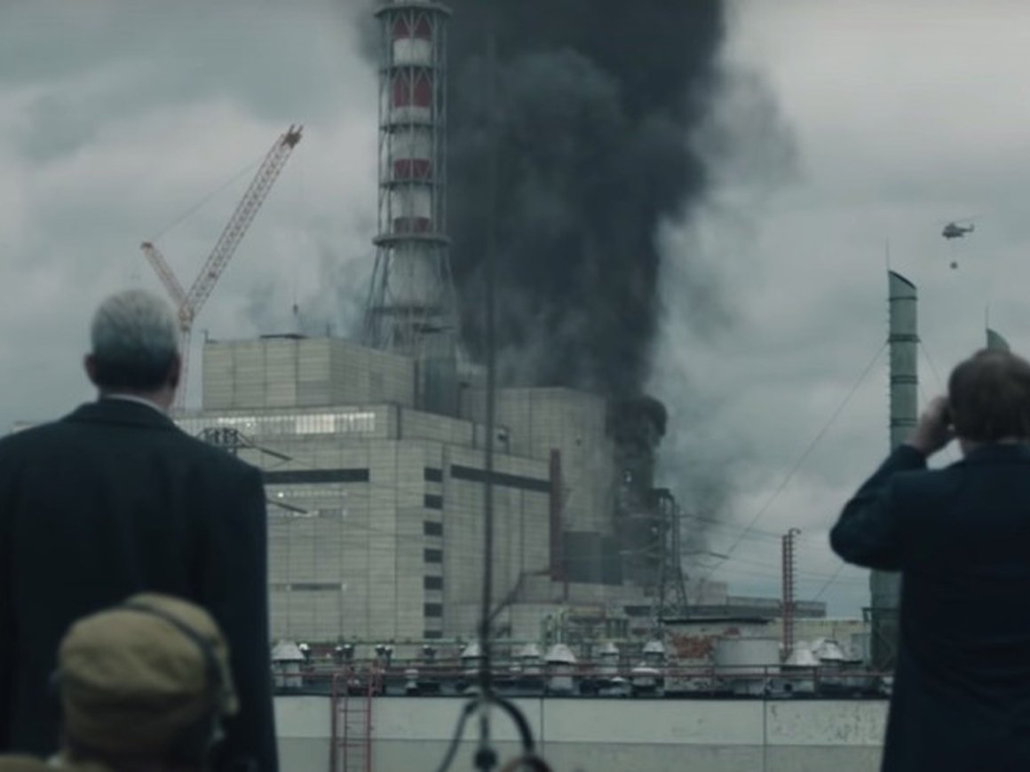 Сценарист сериала «Чернобыль» призвал уважать место катастрофы в ответ на селфи туристов