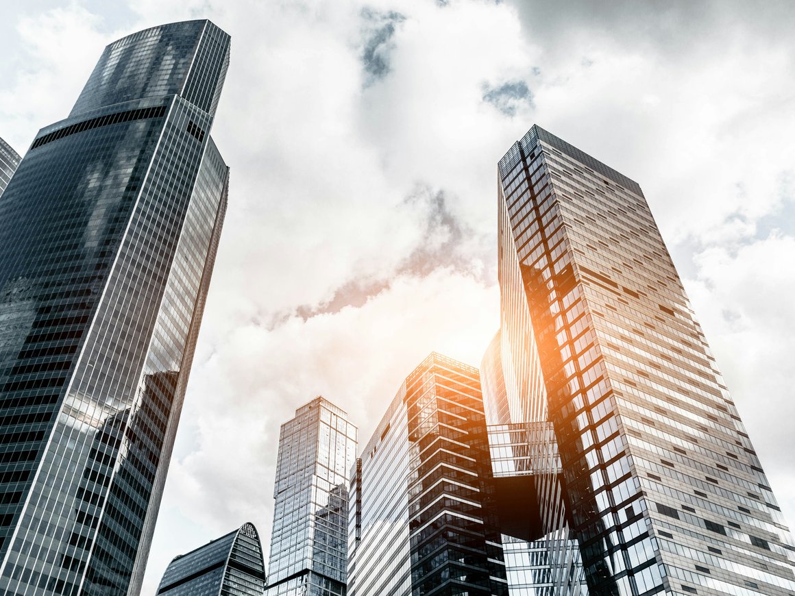 Маск тратит рекордные суммы на охрану, Китай советует автопрому не вкладывать в РФ: главное для бизнеса 14 сентября