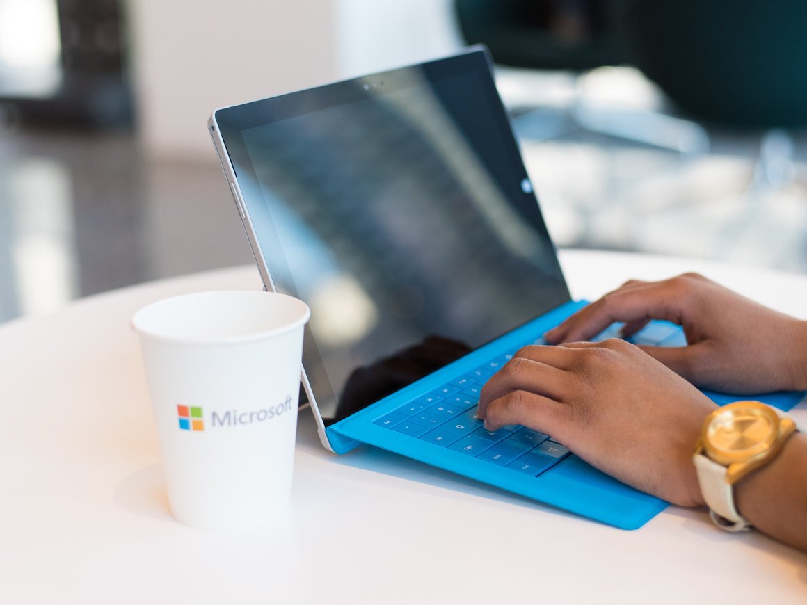 Выручка Microsoft от продажи Surface в 2023 году резко упала на 24% после десятилетия устойчивого роста