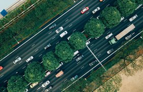Шведский стартап разрабатывает дороги, которые заряжают электромобили во время движения