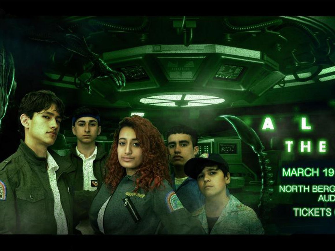 Школьники поставили спектакль по фильму «Чужой» и привлекли внимание самого Ридли Скотта