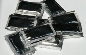 В России проведут эксперимент по маркировке презервативов и филлеров