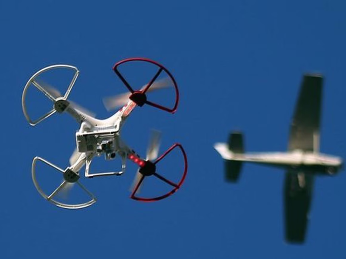 Для восстановления работы аэропорта Гатвик, который закрылся из-за дронов, привлекут армию