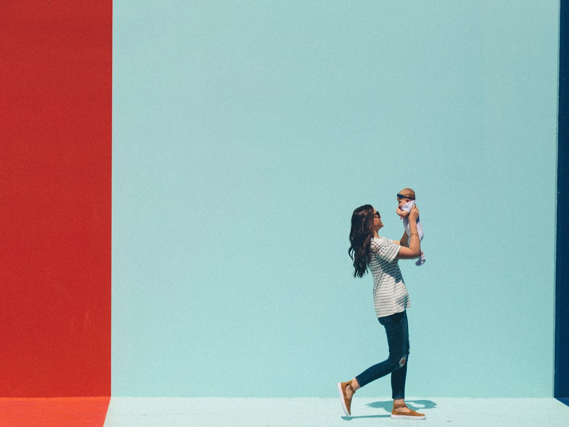 FemTech-стартап Mami.chat привлек $500 тысяч от совладельца сети клиник «Мать и дитя» и других