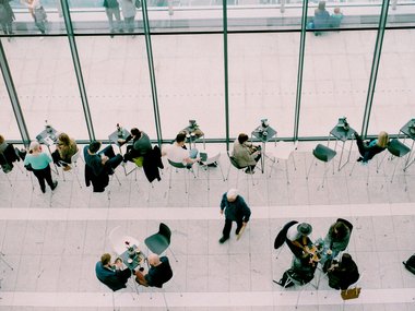 Как организовать работу sales-команды на международной выставке