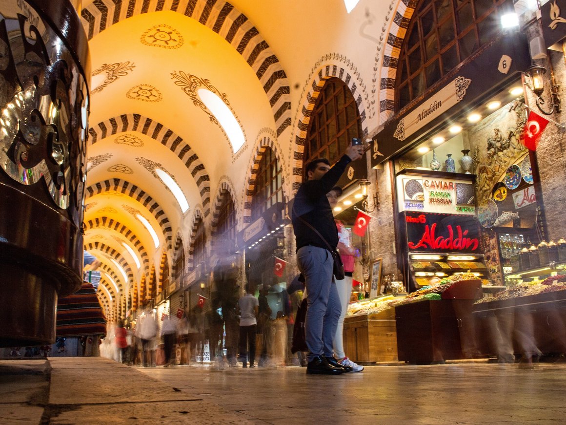 Турецкие банки усложняют процедуру открытия карт из-за наплыва россиян