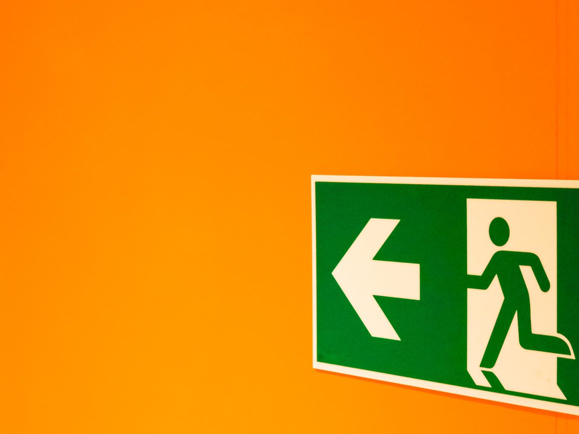 Как покинуть компанию красиво и избежать карьерного суицида