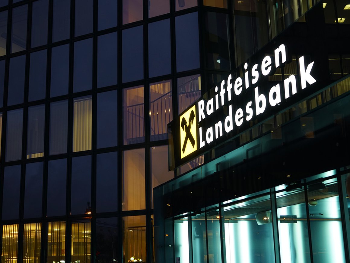«Райффайзенбанк» начал выдавать кредиты через соцсети и мессенджеры