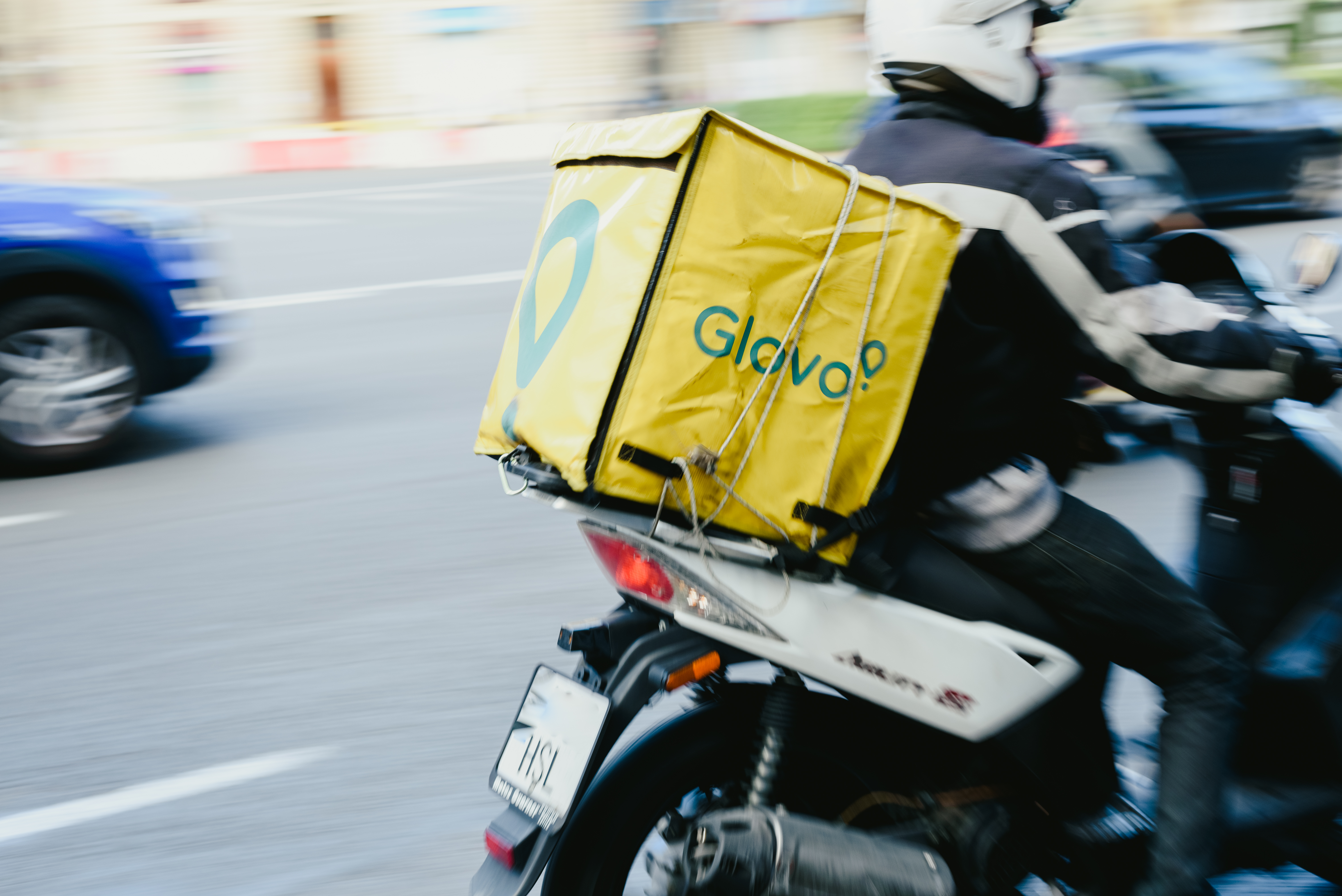 «Яндекс» и Delivery Club подвинутся? На российский рынок может выйти испанский сервис доставки Glovo