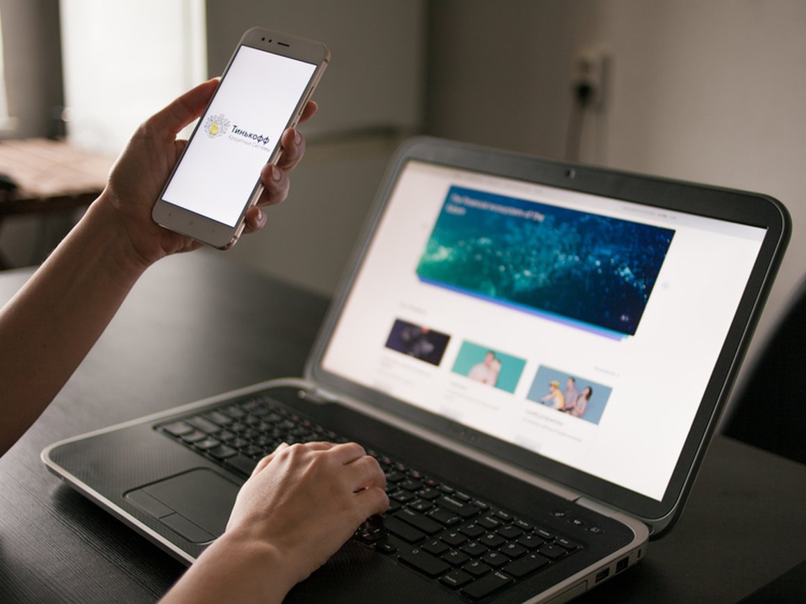 «Тинькофф банк» запустил голосового помощника по имени «Олег»