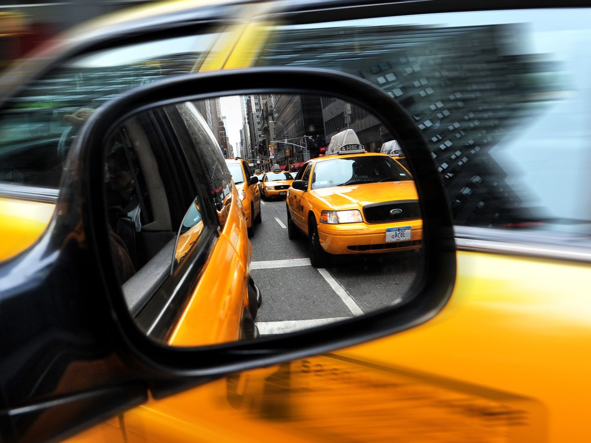 В Нью-Йорке с января введут минимальную зарплату для водителей Uber и Lyft