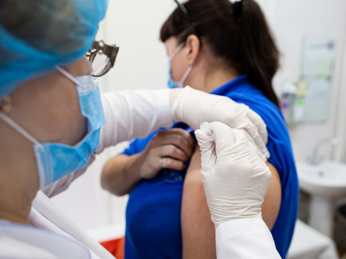 Союз предпринимателей попросил правительство ввести обязательную вакцинацию для взрослого населения