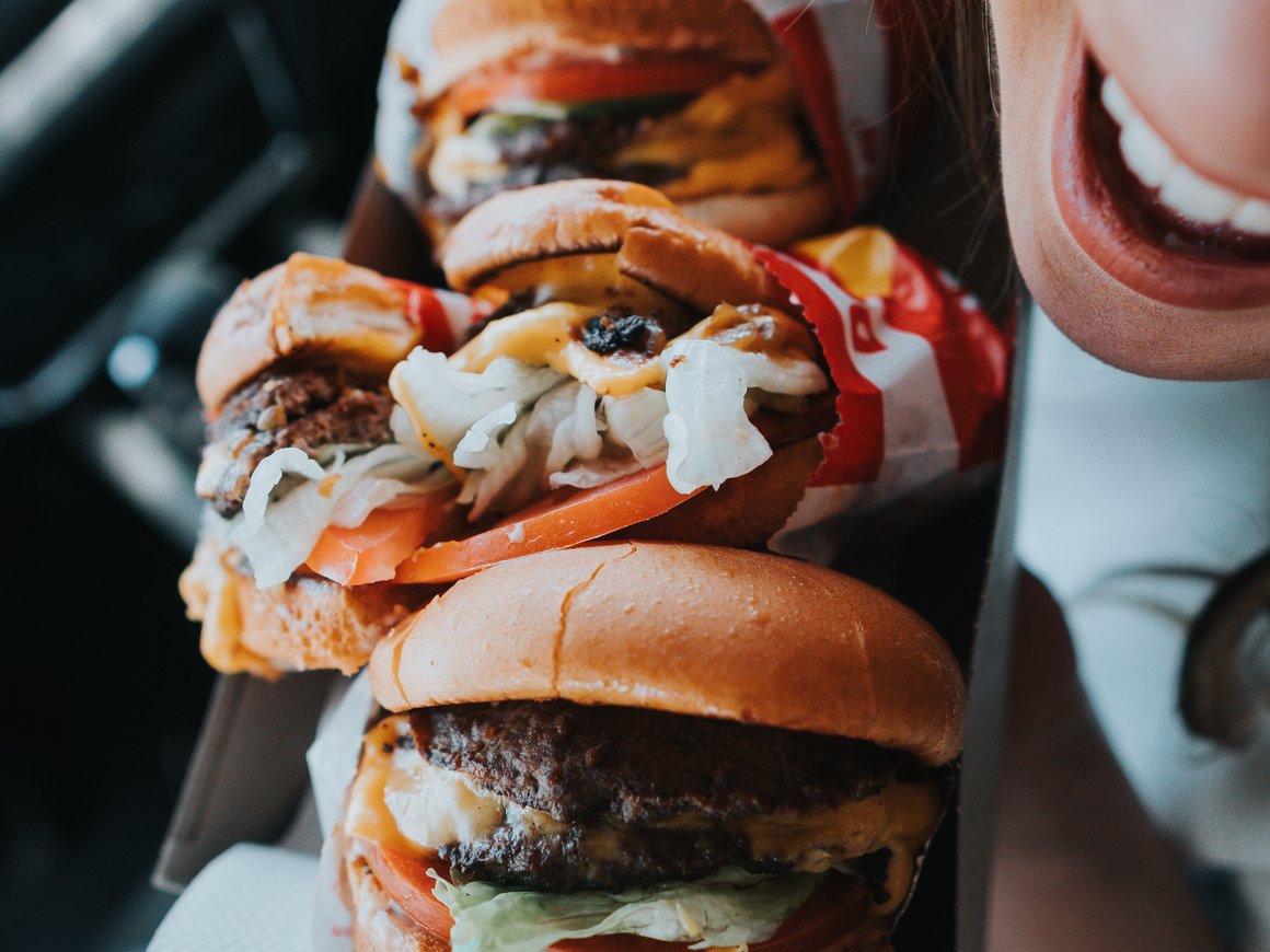 «ВКонтакте» запустила собственное мини-приложение для заказа продуктов и готовых блюд