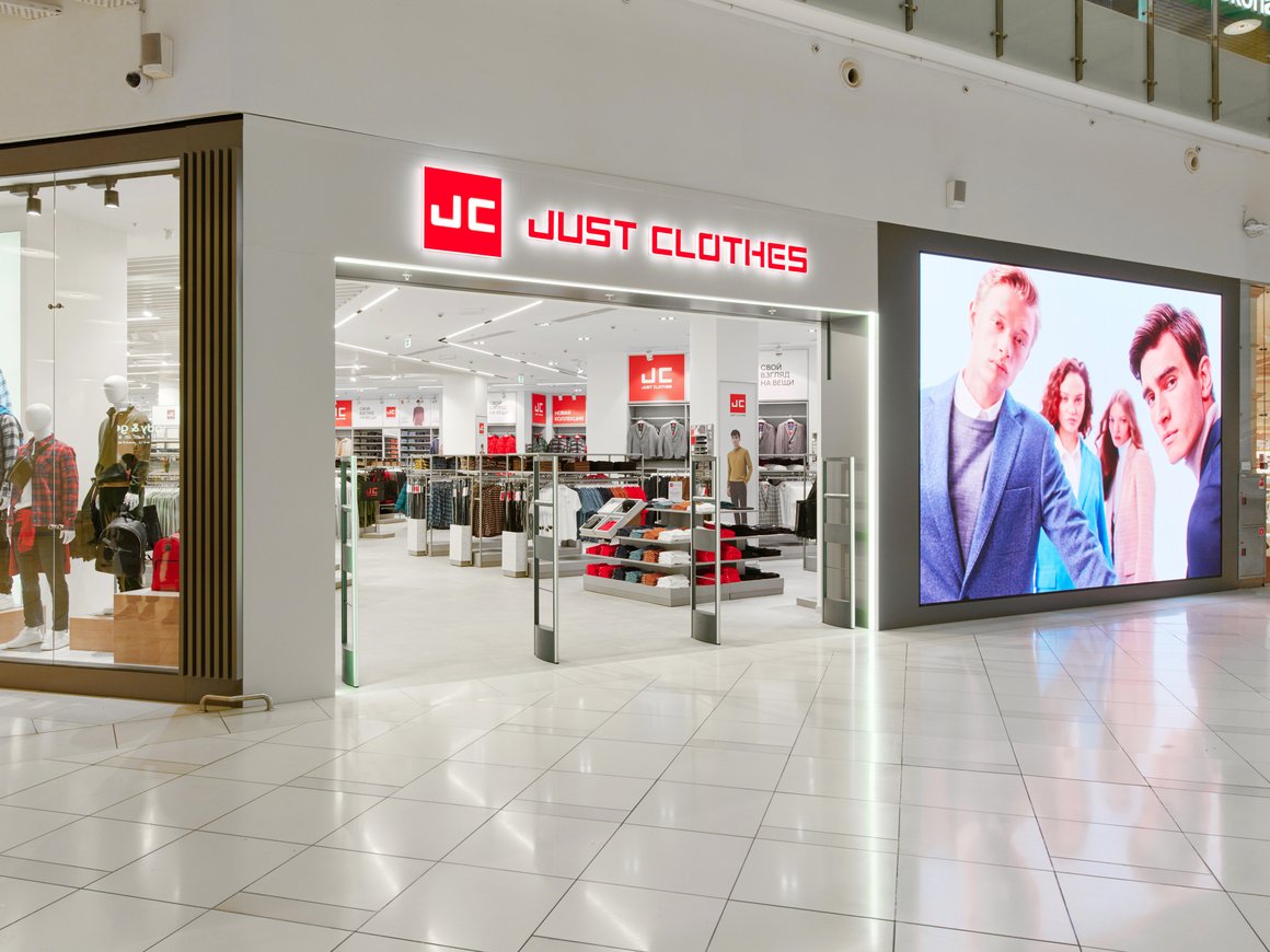 В ТЦ «Авиапарк» открылся флагманский магазин Just Clothes