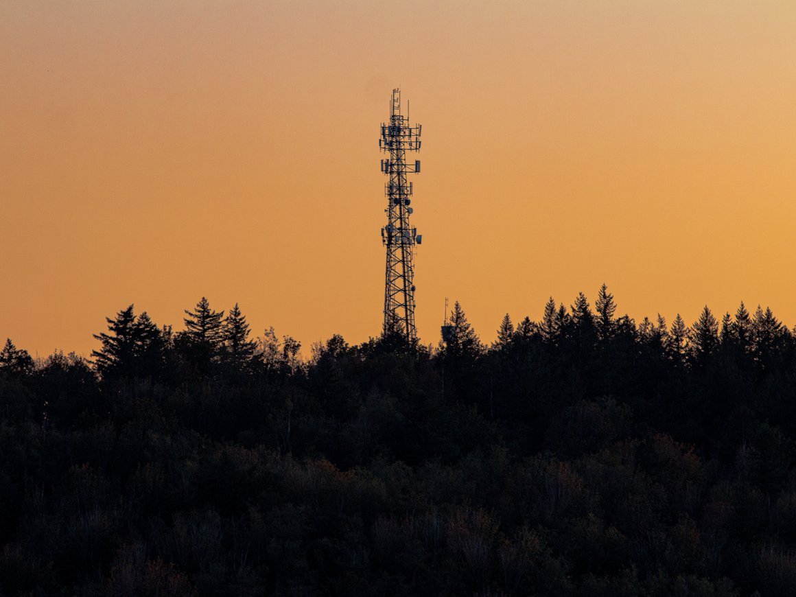 Baring Vostok продала долю в операторе вышек сотовой связи «Вертикаль»