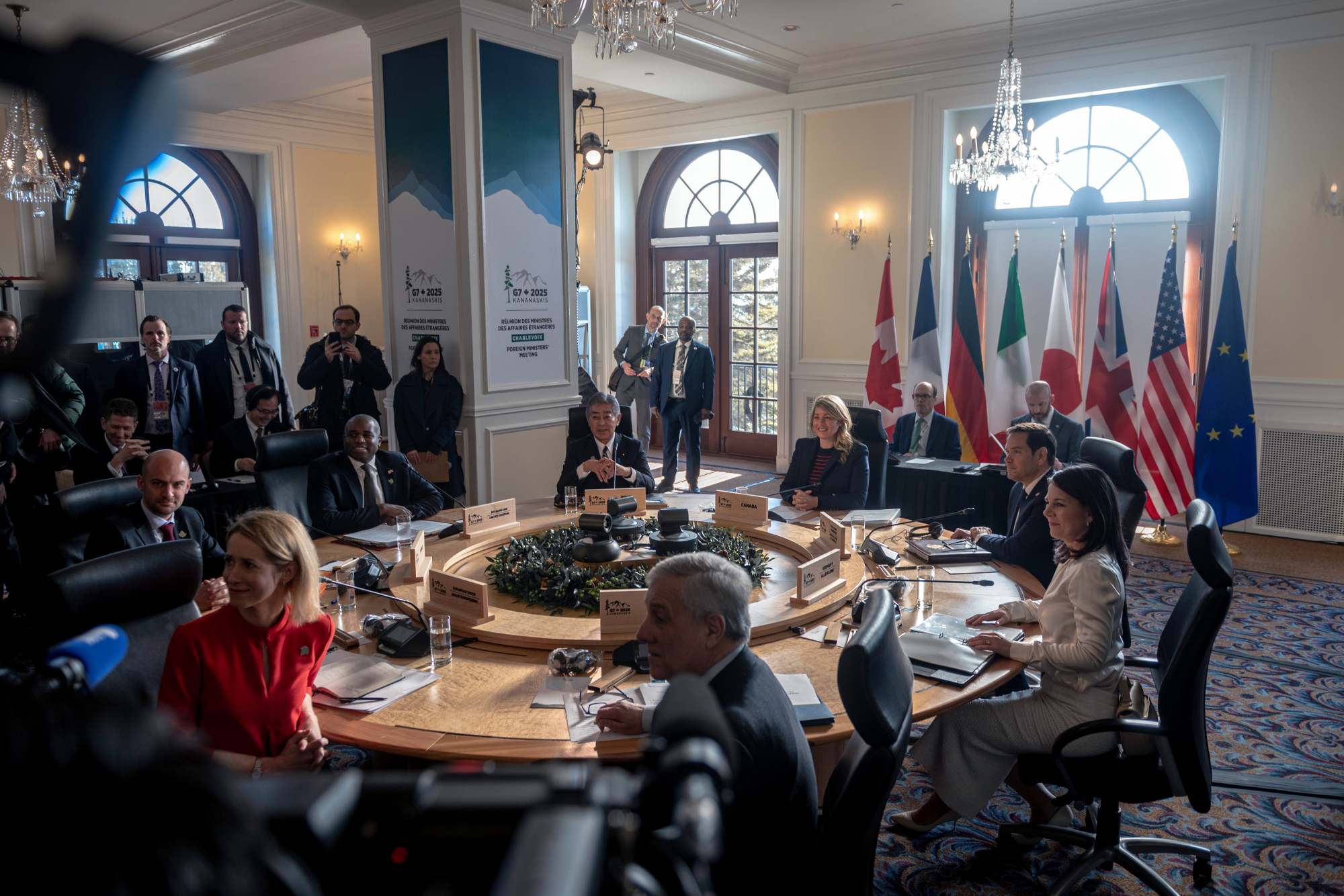 Страны G7 пригрозили России новыми санкциями в случае отказа от прекращения огня