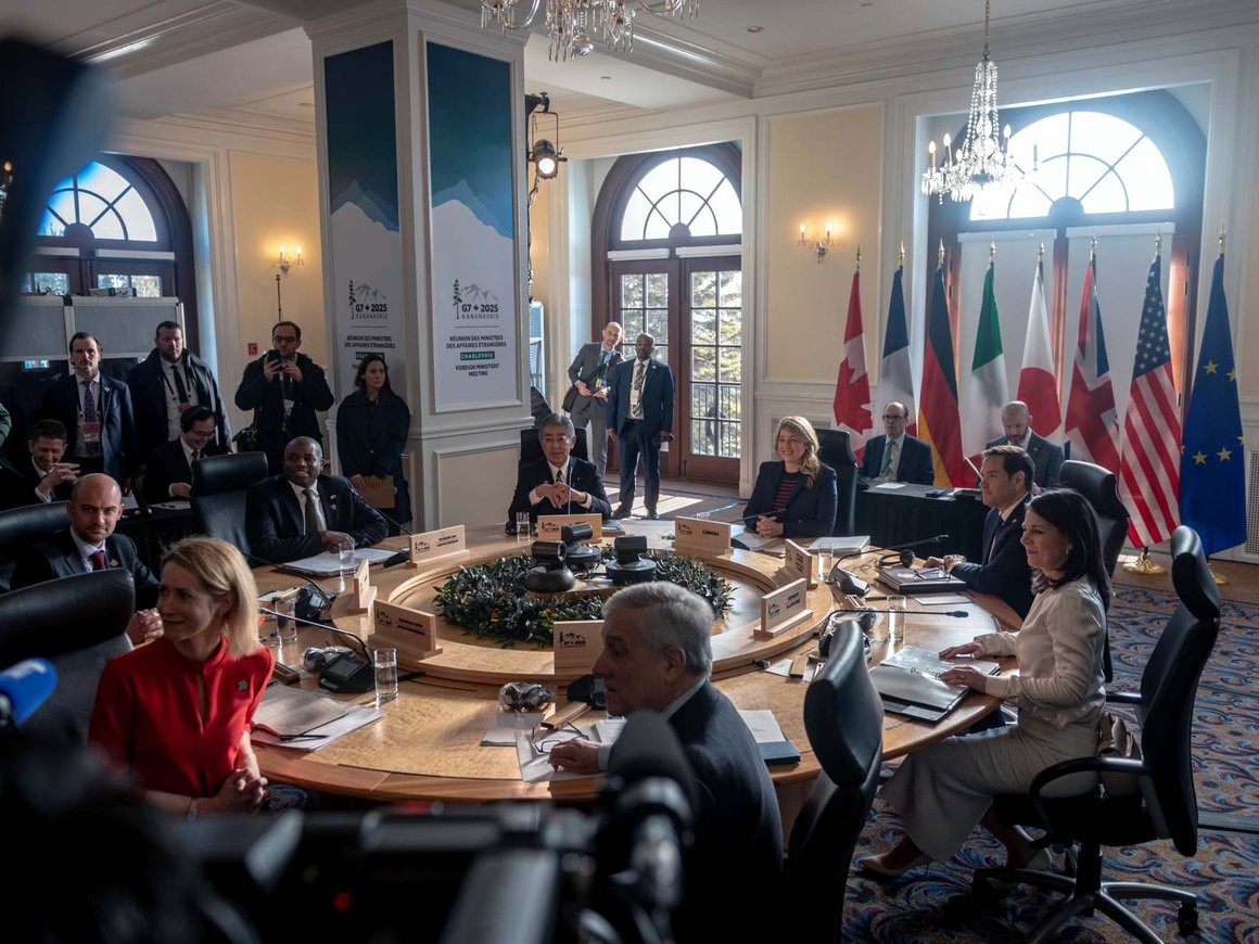 Страны G7 пригрозили России новыми санкциями в случае отказа от прекращения огня