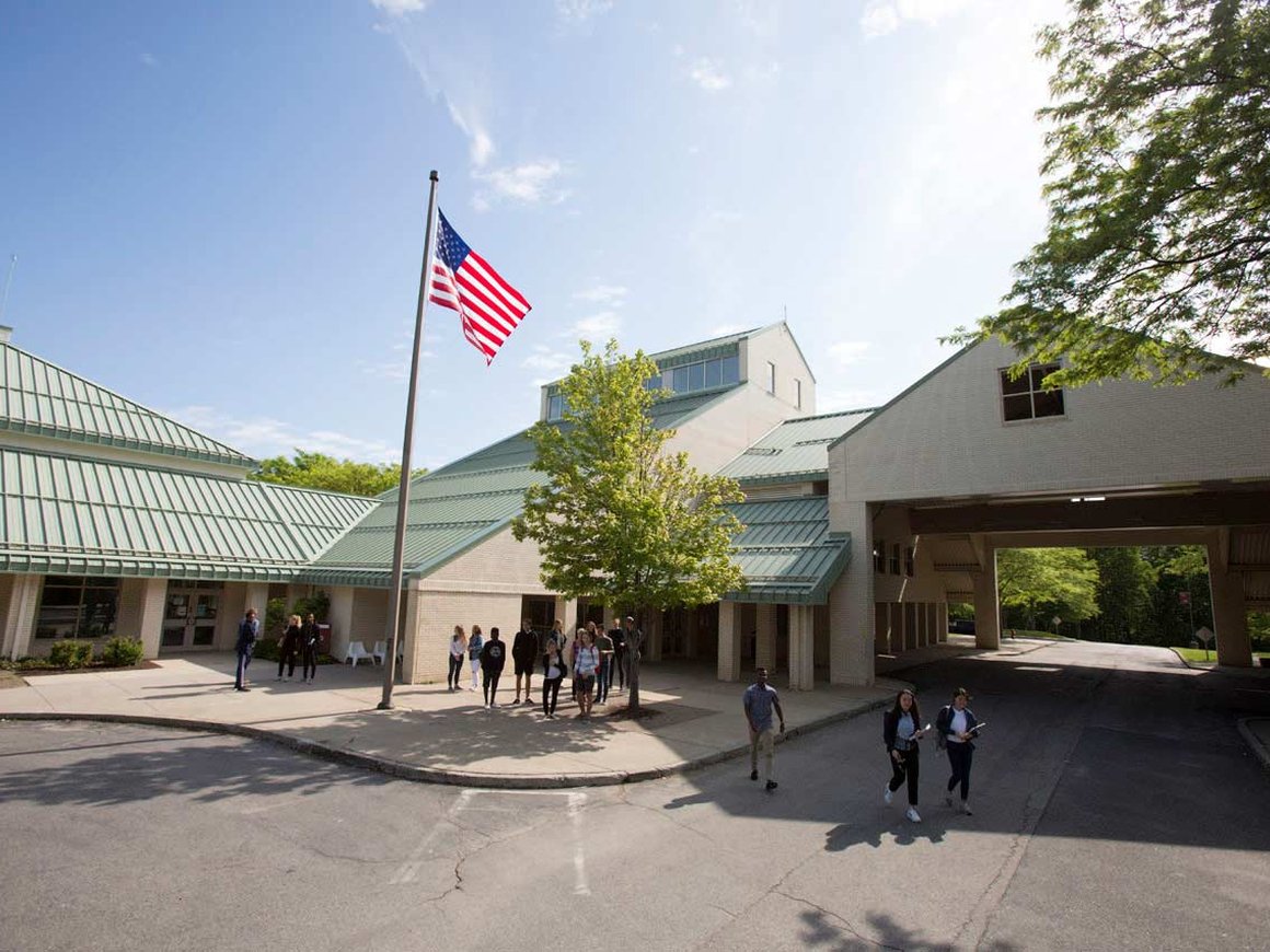 Образование за рубежом: как выбрать программу для ребенка