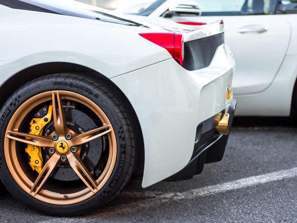 Ferrari начала принимать оплату в криптовалюте от клиентов из США