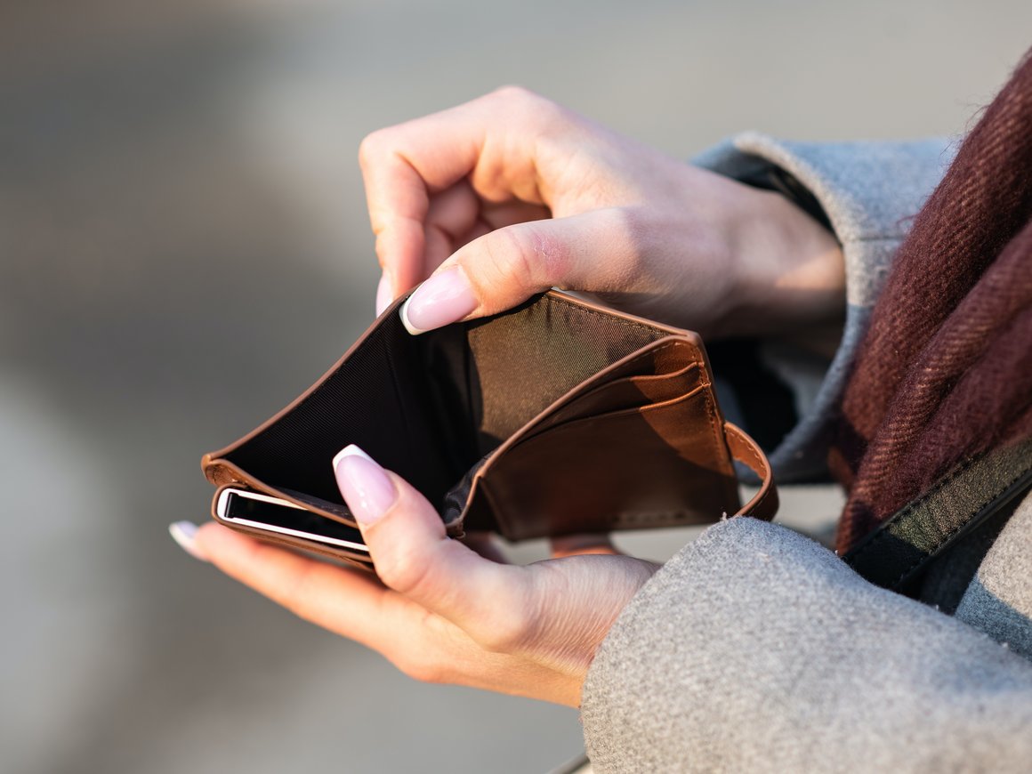 Россияне летом экономили на одежде и технике — исследование