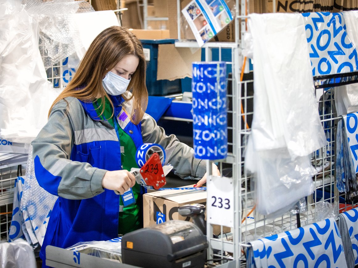 Ozon сократил часть сотрудников для экономии расходов после начала спецоперации на Украине