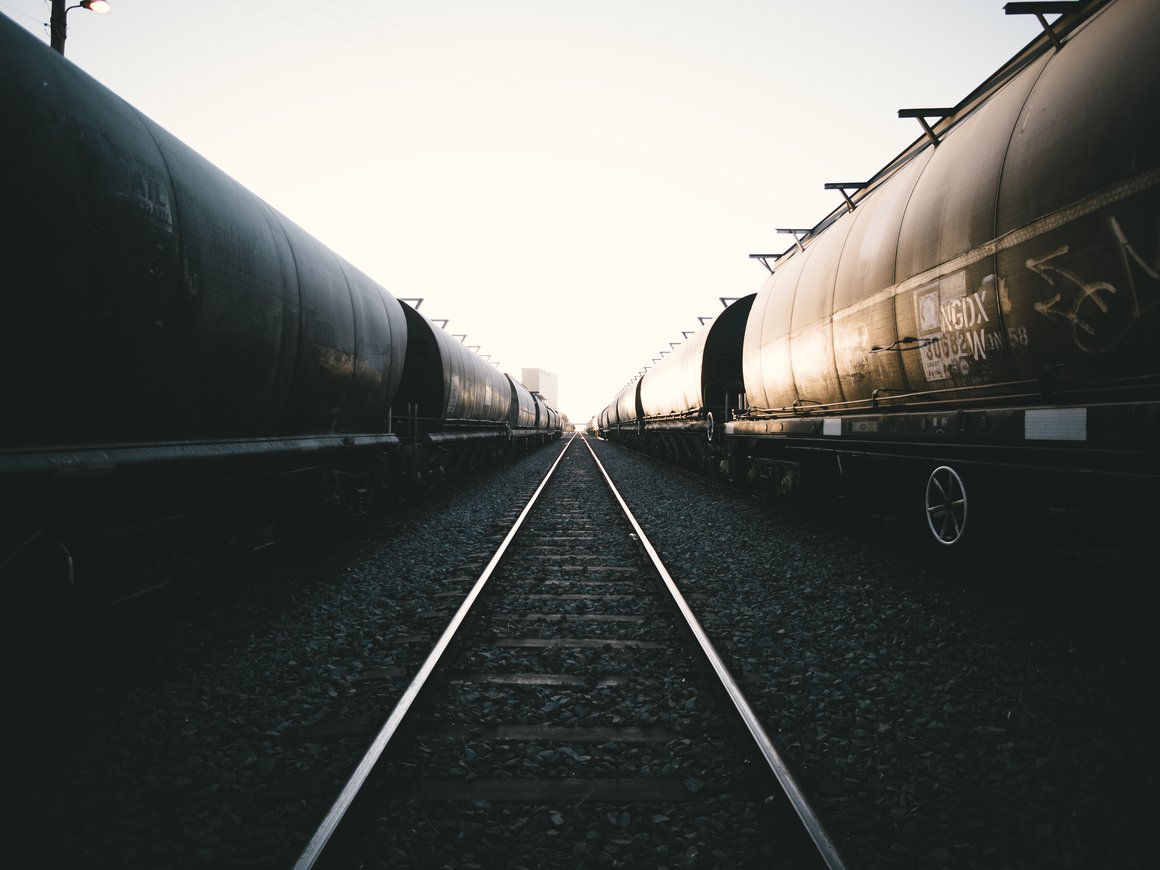 Банки вернут докризисные программы лояльности, ставки на аренду грузовых вагонов снижаются: главное 12 августа