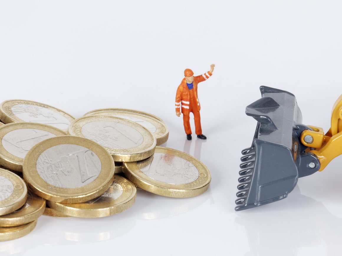 Повышенные взносы и новые отчёты: с чем столкнутся предприниматели в 2024 году