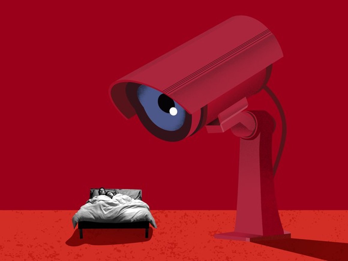 Что делает Airbnb, когда вы находите в съемной квартире скрытую камеру